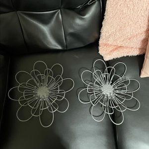 SO.CUTE. Flower wall hangers!